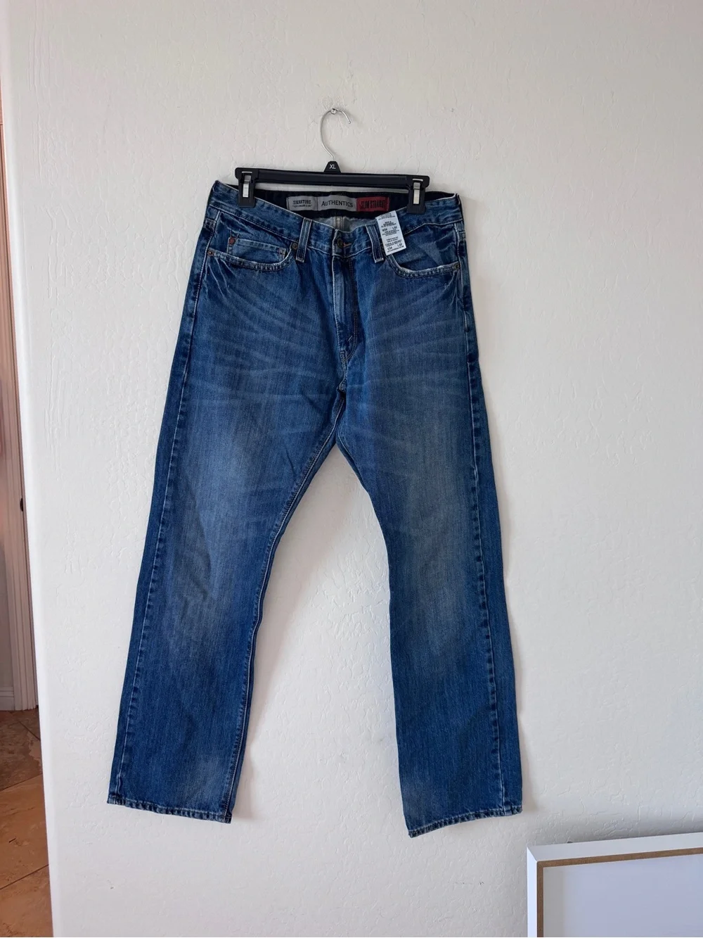 Levi's Men's Medium Blue Straight Jeans